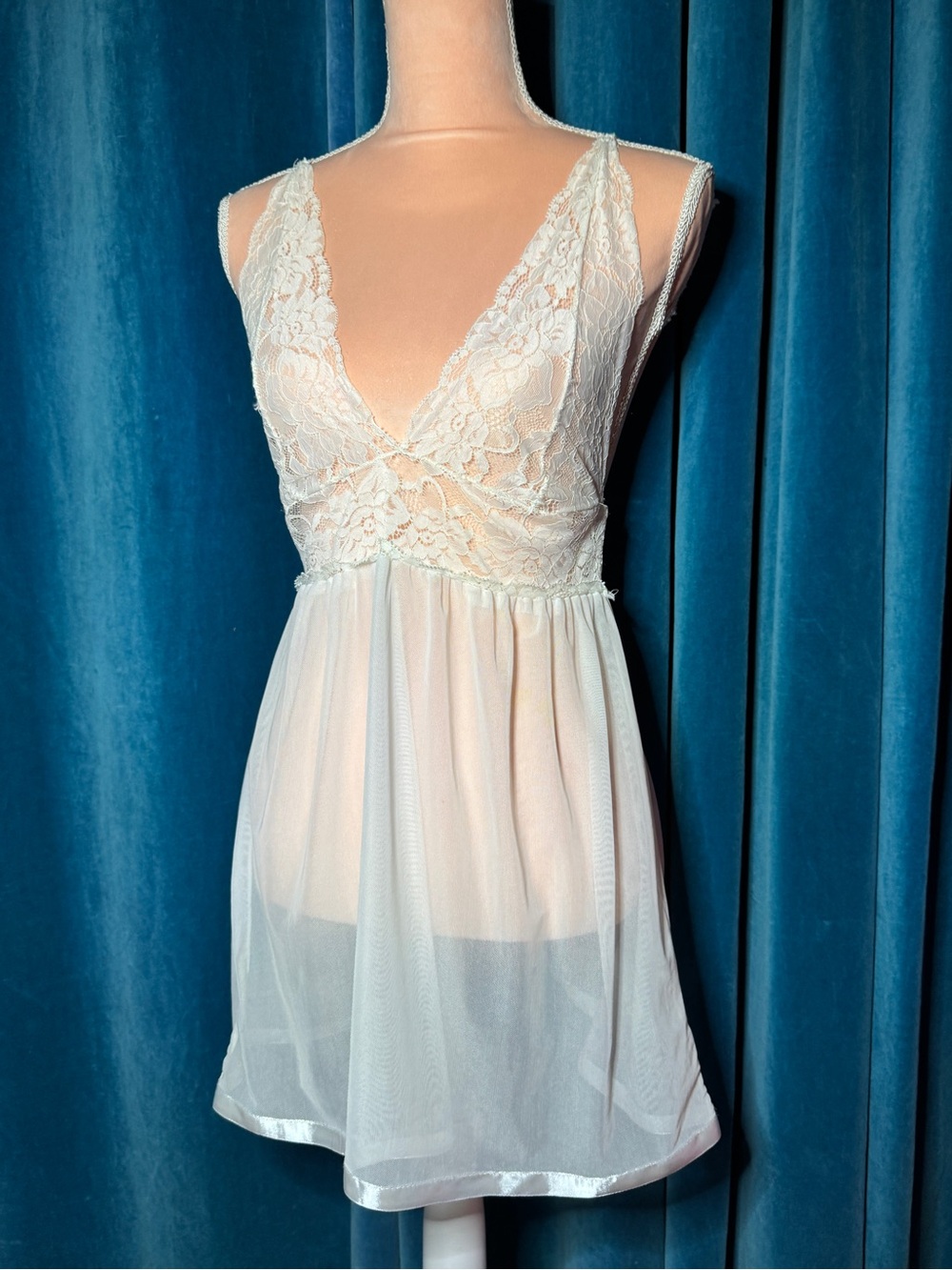 Sheer Lace Babydoll Chemise in white